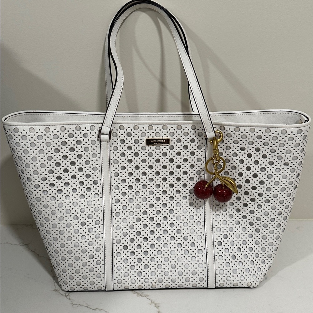WORN ONCE KATE SPADE Zipper Tote White Lattice Print